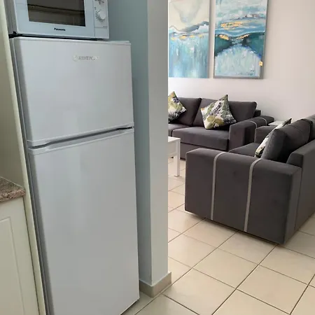 Limnaria Gardens - Modern Sunny 2 Bed