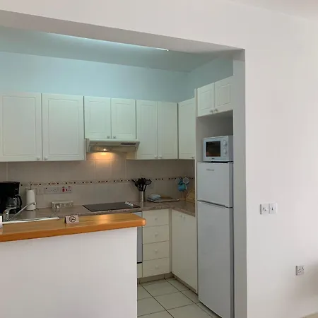 Appartement Limnaria Gardens - Modern Sunny 2 Bed Paphos