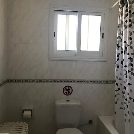 Apartment Limnaria Gardens - Modern Sunny 2 Bed Paphos