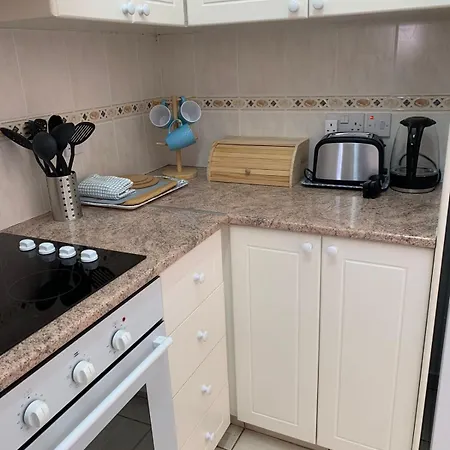 Limnaria Gardens - Modern Sunny 2 Bed * Paphos