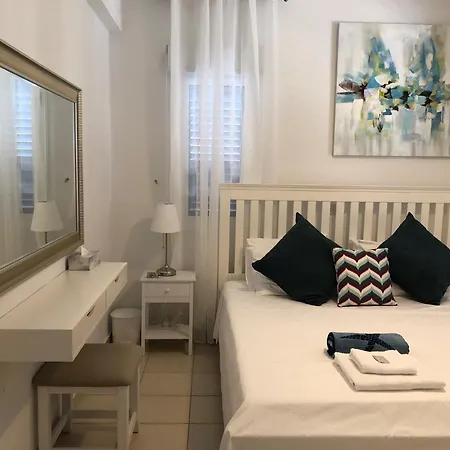 Limnaria Gardens - Modern Sunny 2 Bed