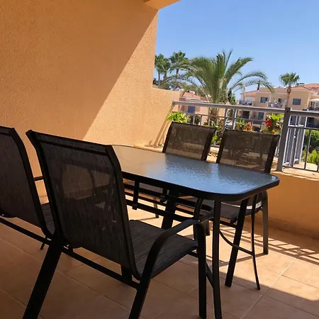 Apartment Limnaria Gardens - Modern Sunny 2 Bed Paphos